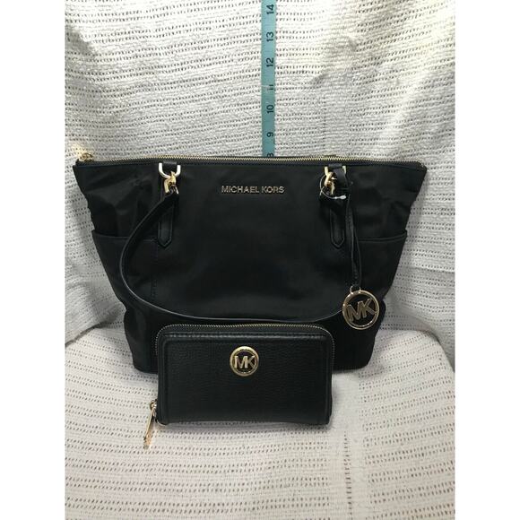 Michael Kors Black Purse And Wallet - Picture 1 of 9